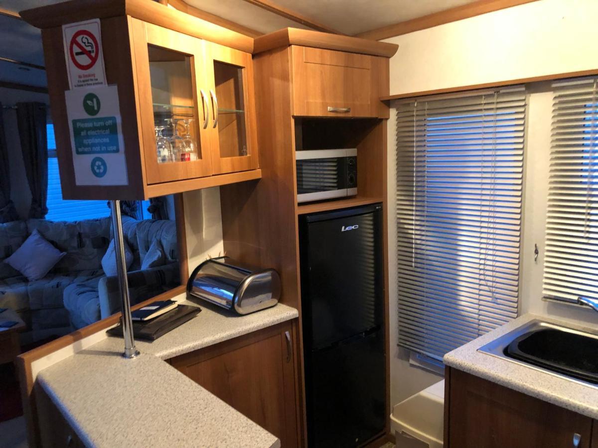 First Steps Caravan Rentals Сандаун Екстер'єр фото